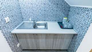 Гостевой дом Casa Dinii Констанца Семейный номер с ванной комнатой-55